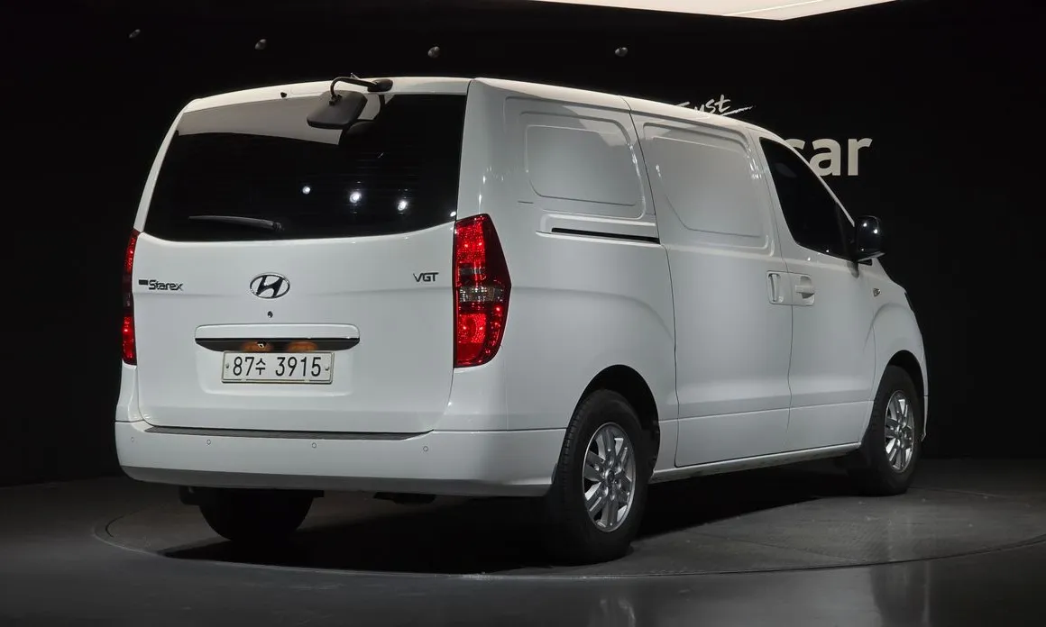 Hyundai Starex