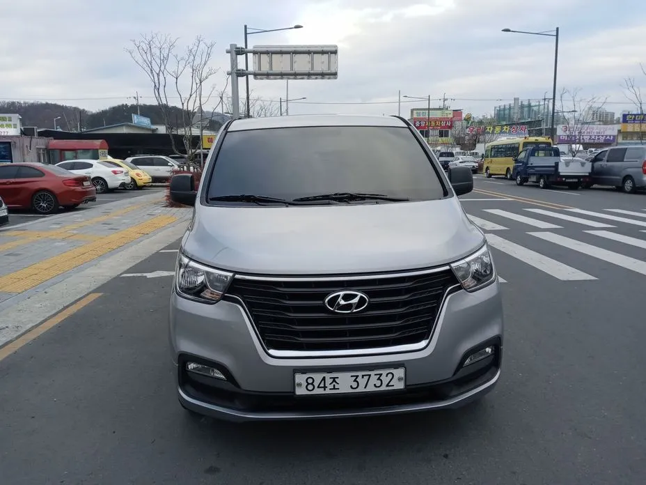 Hyundai Starex