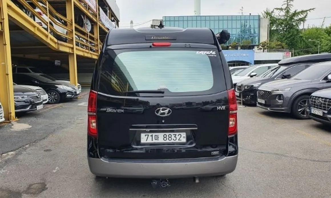 Hyundai Starex
