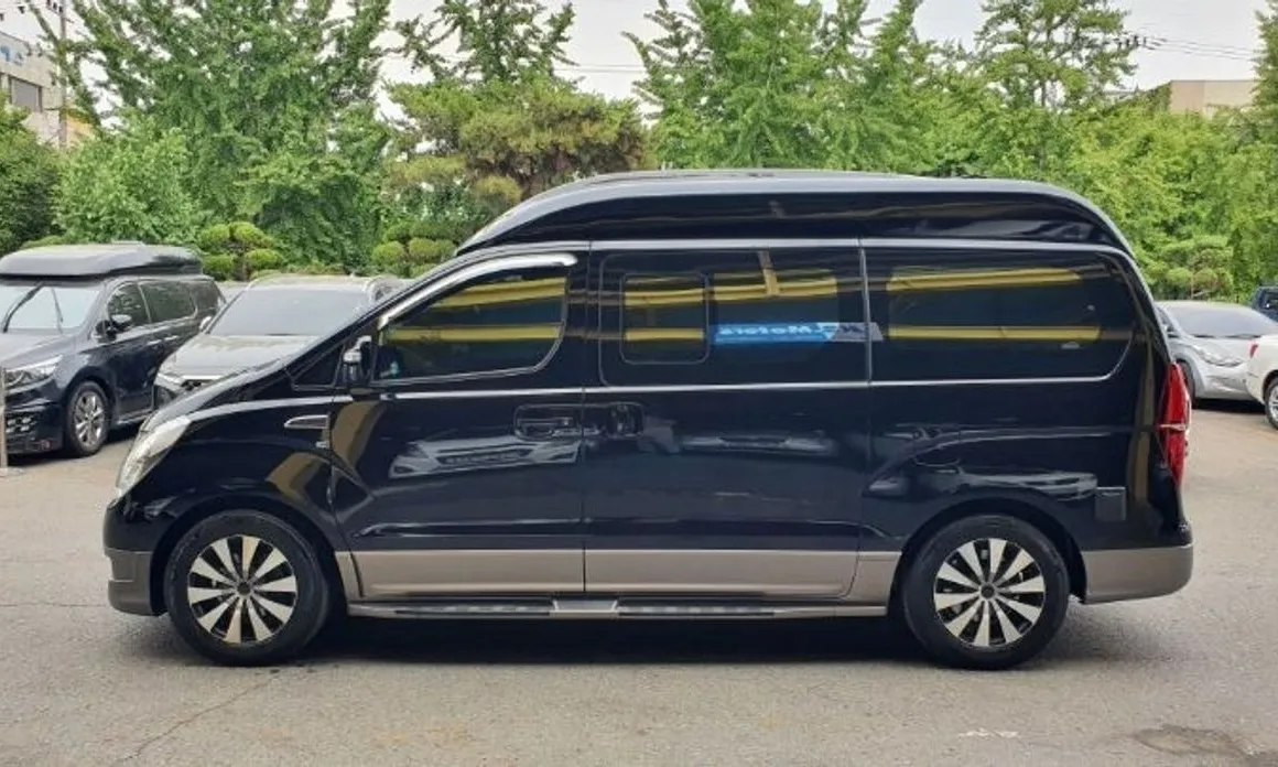 Hyundai Starex