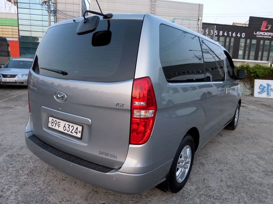 Hyundai Starex