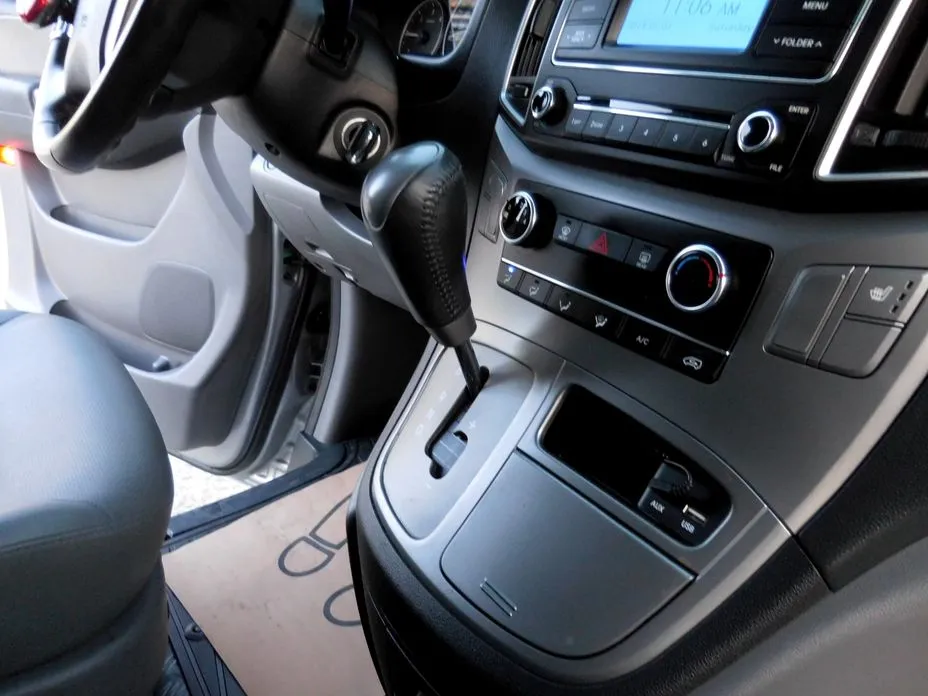 Hyundai Starex
