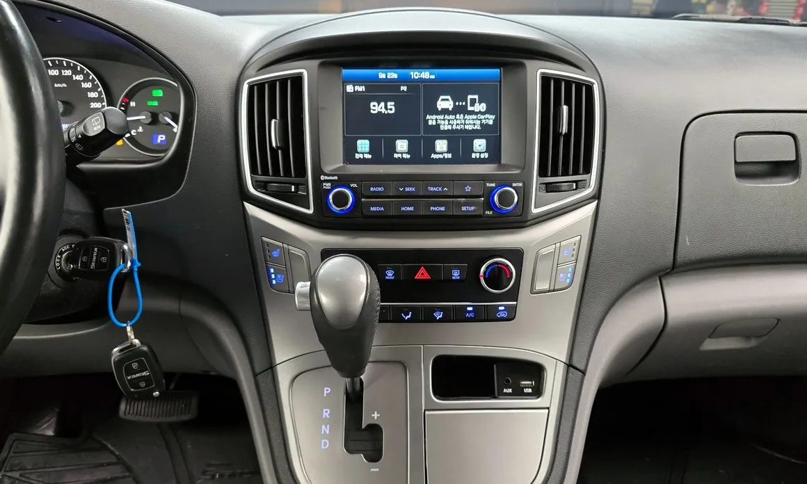Hyundai Starex