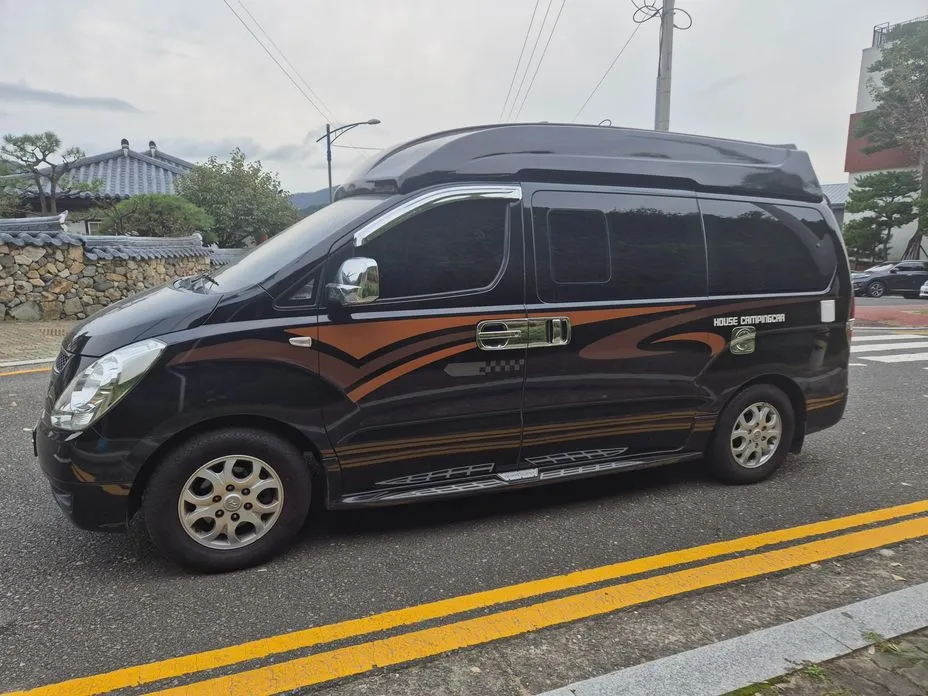 Hyundai Starex