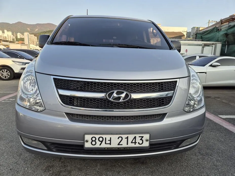 Hyundai Starex
