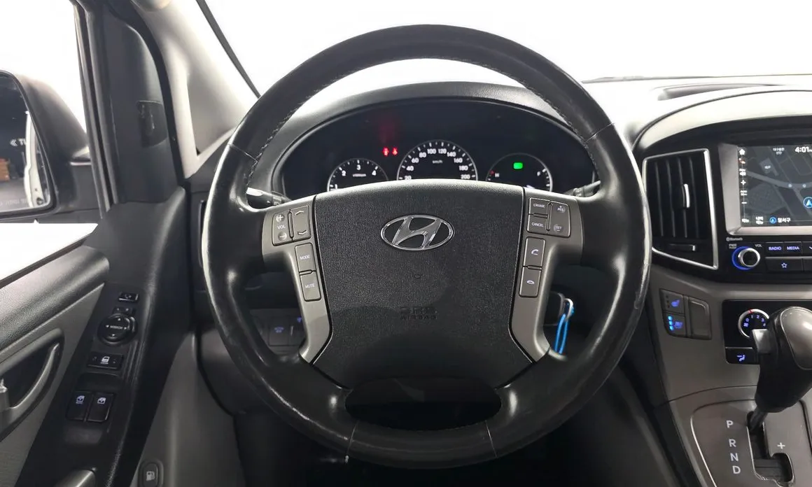Hyundai Starex