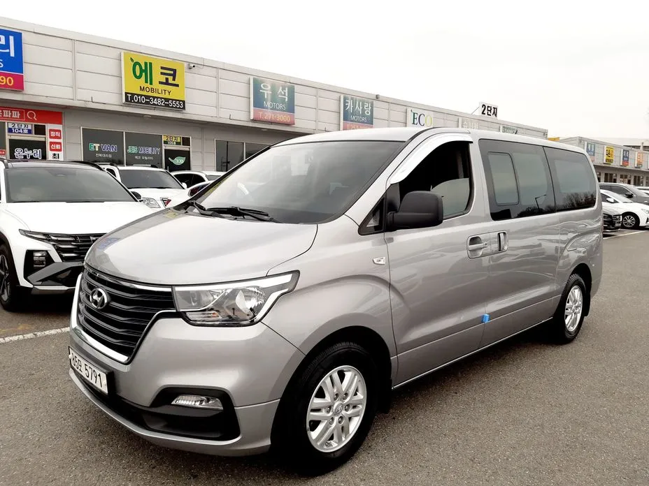Hyundai Starex