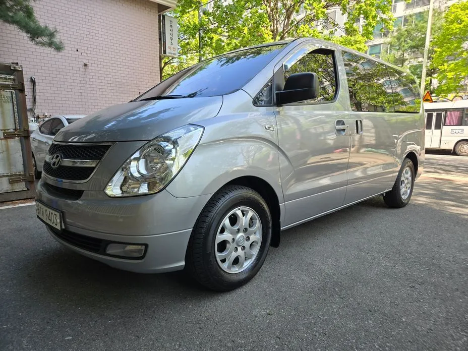 Hyundai Starex