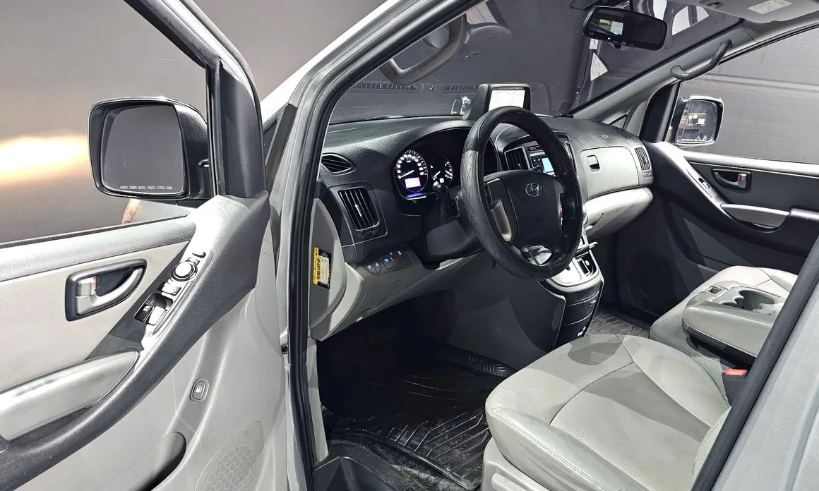 Hyundai Starex