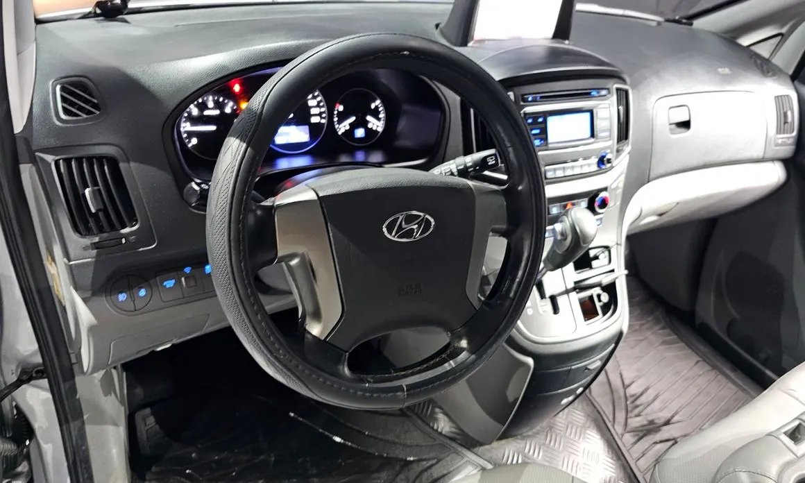 Hyundai Starex