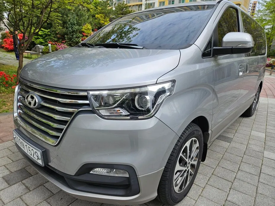 Hyundai Starex