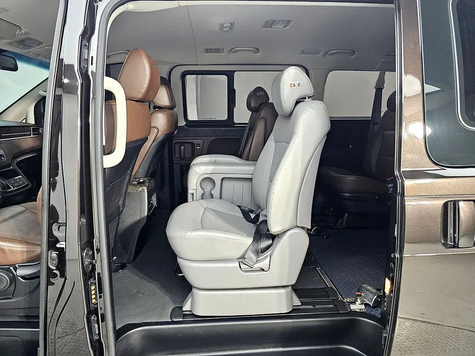 Hyundai Starex