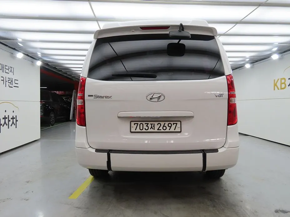 Hyundai Starex