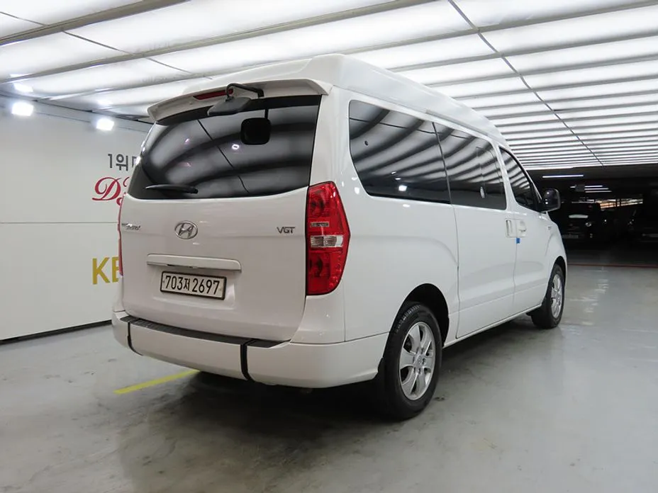 Hyundai Starex