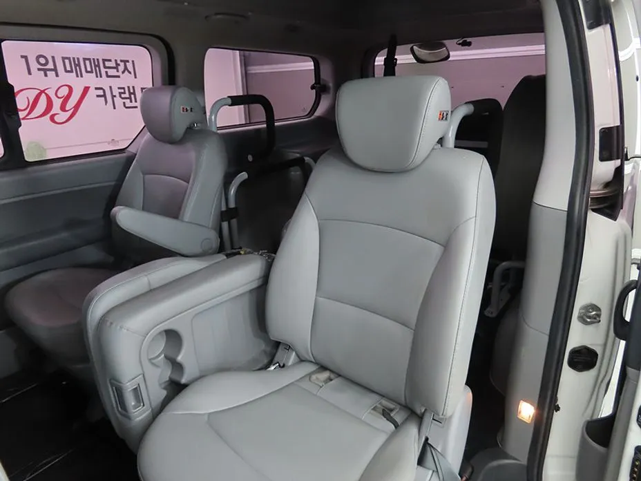 Hyundai Starex