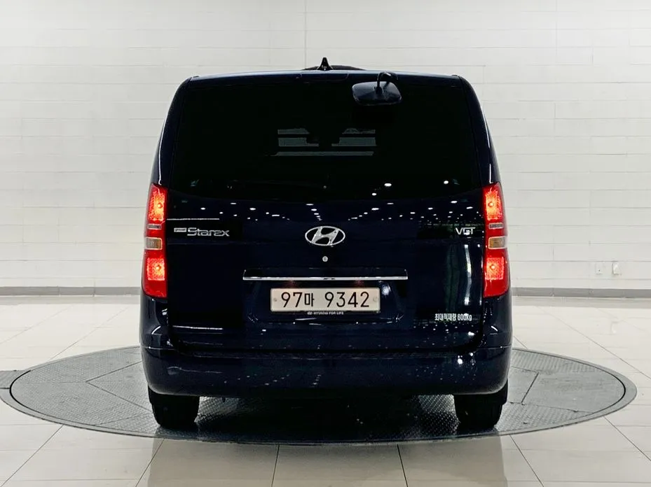 Hyundai Starex