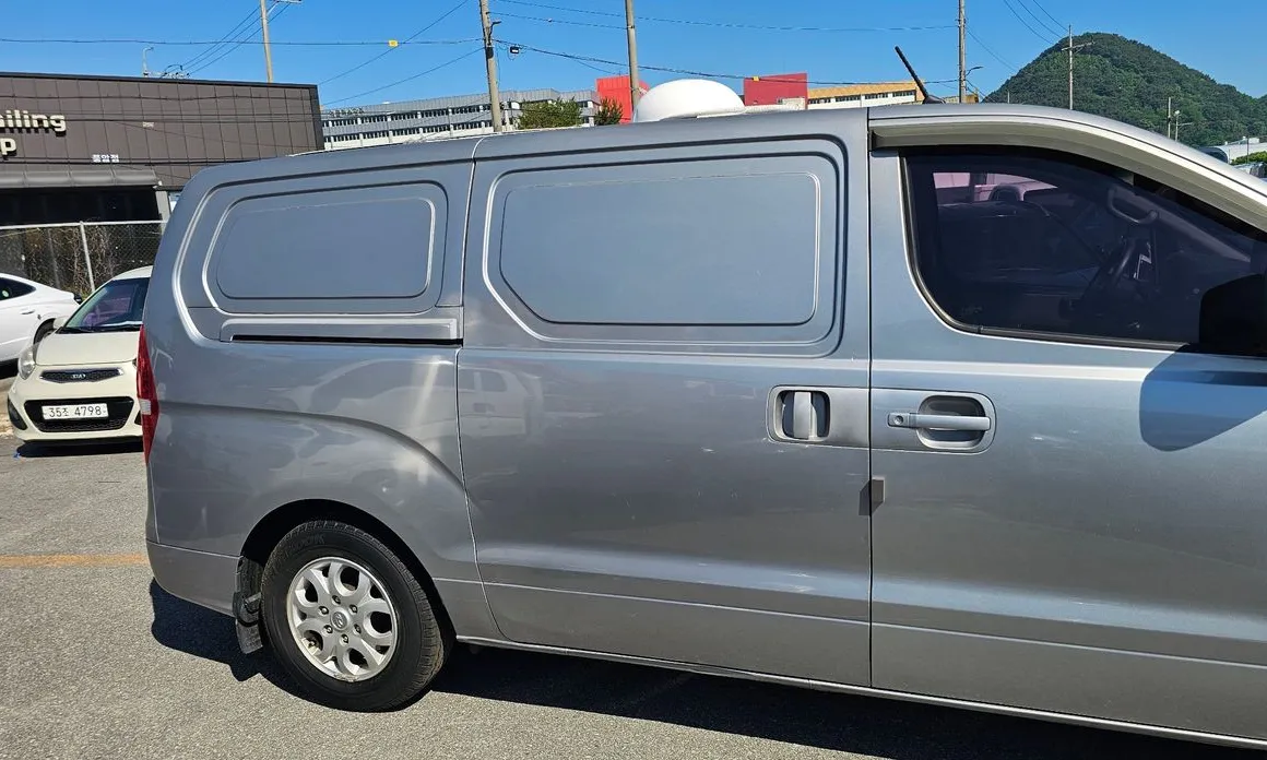 Hyundai Starex