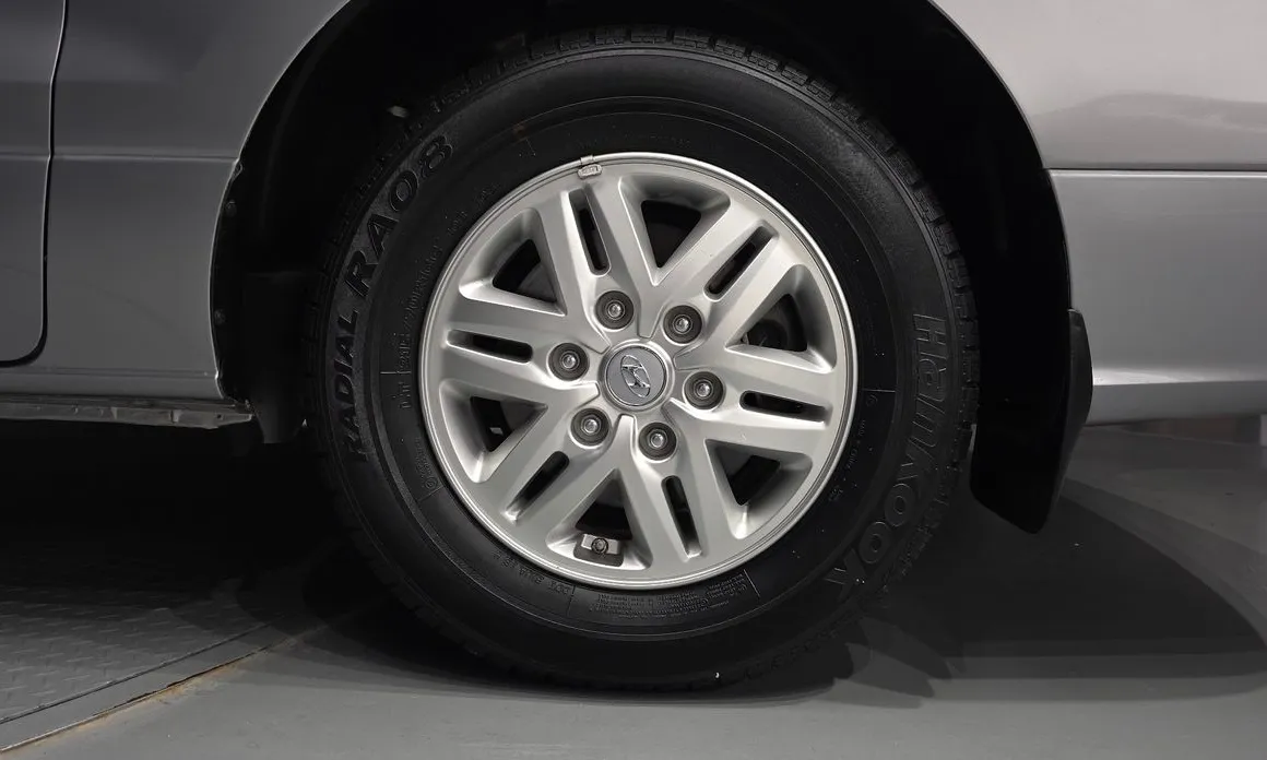 Hyundai Starex