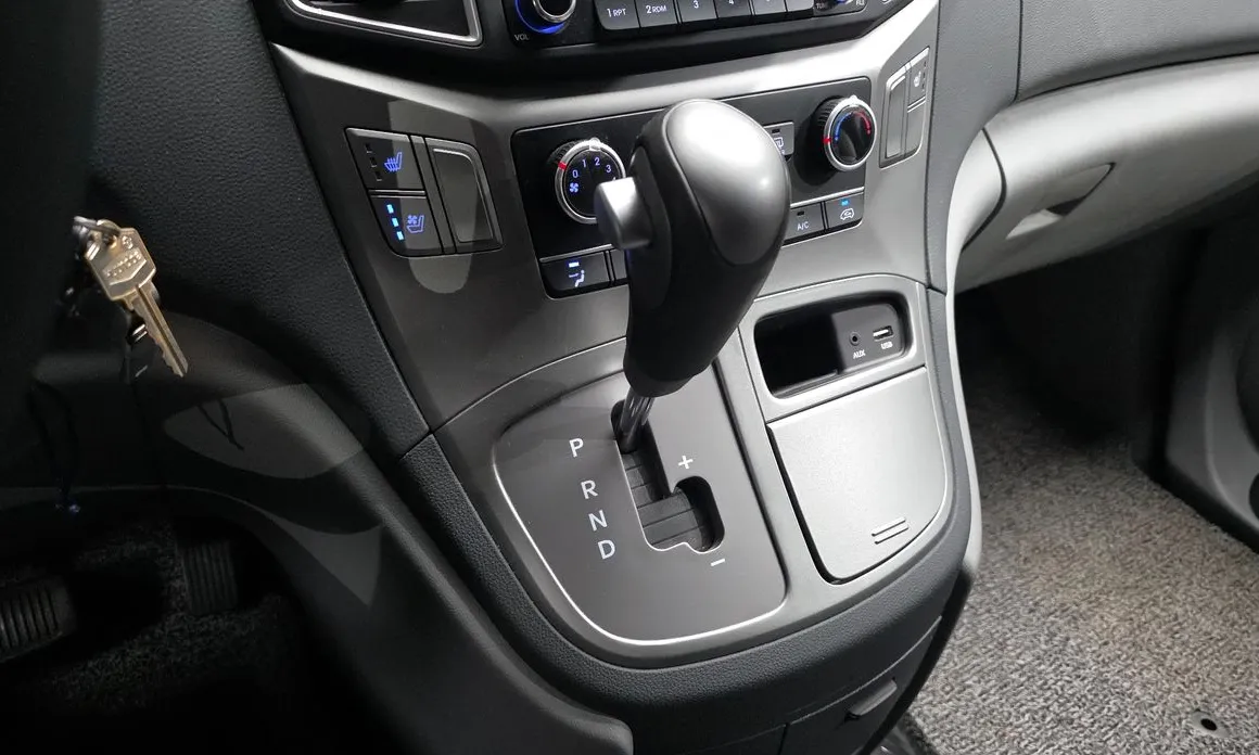 Hyundai Starex