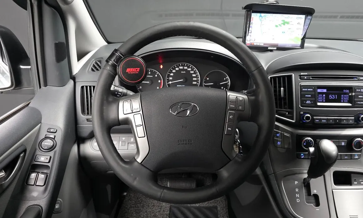 Hyundai Starex