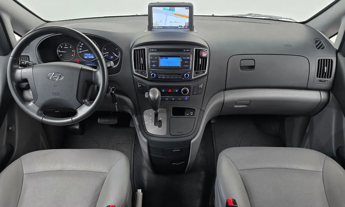 Hyundai Starex