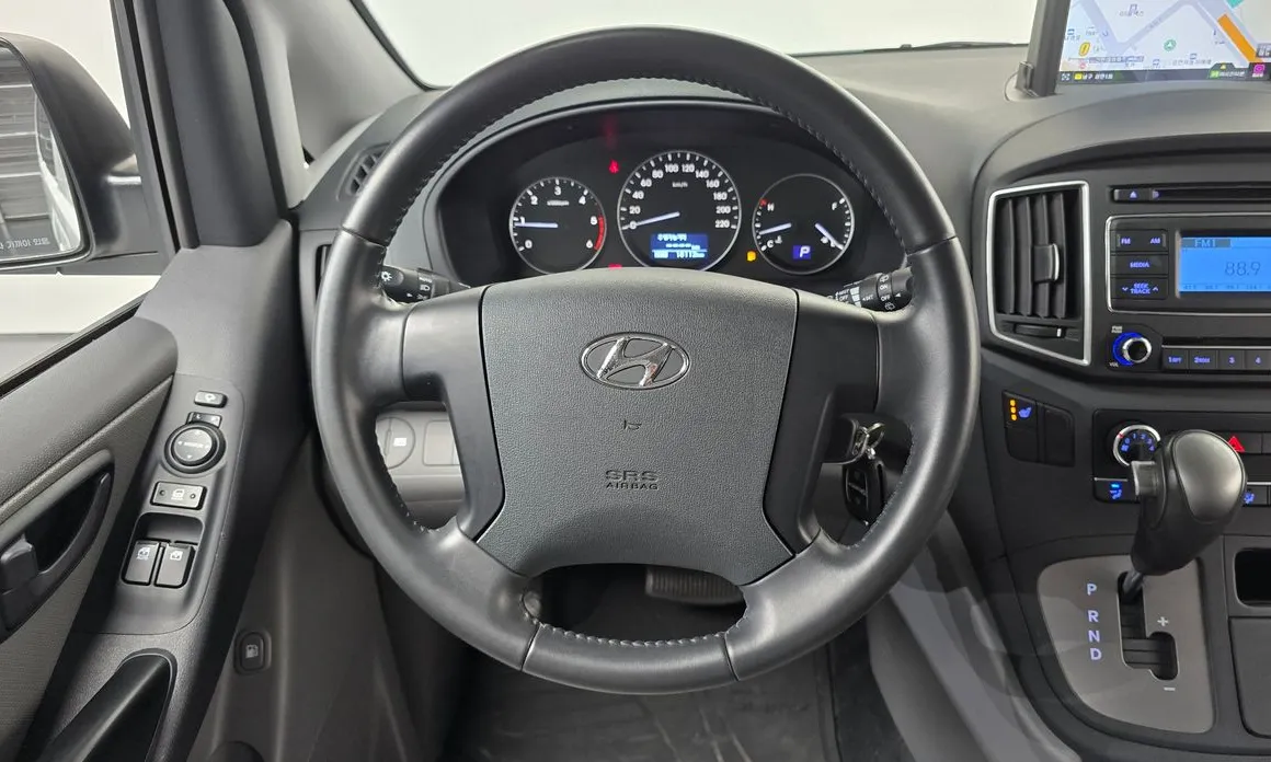 Hyundai Starex