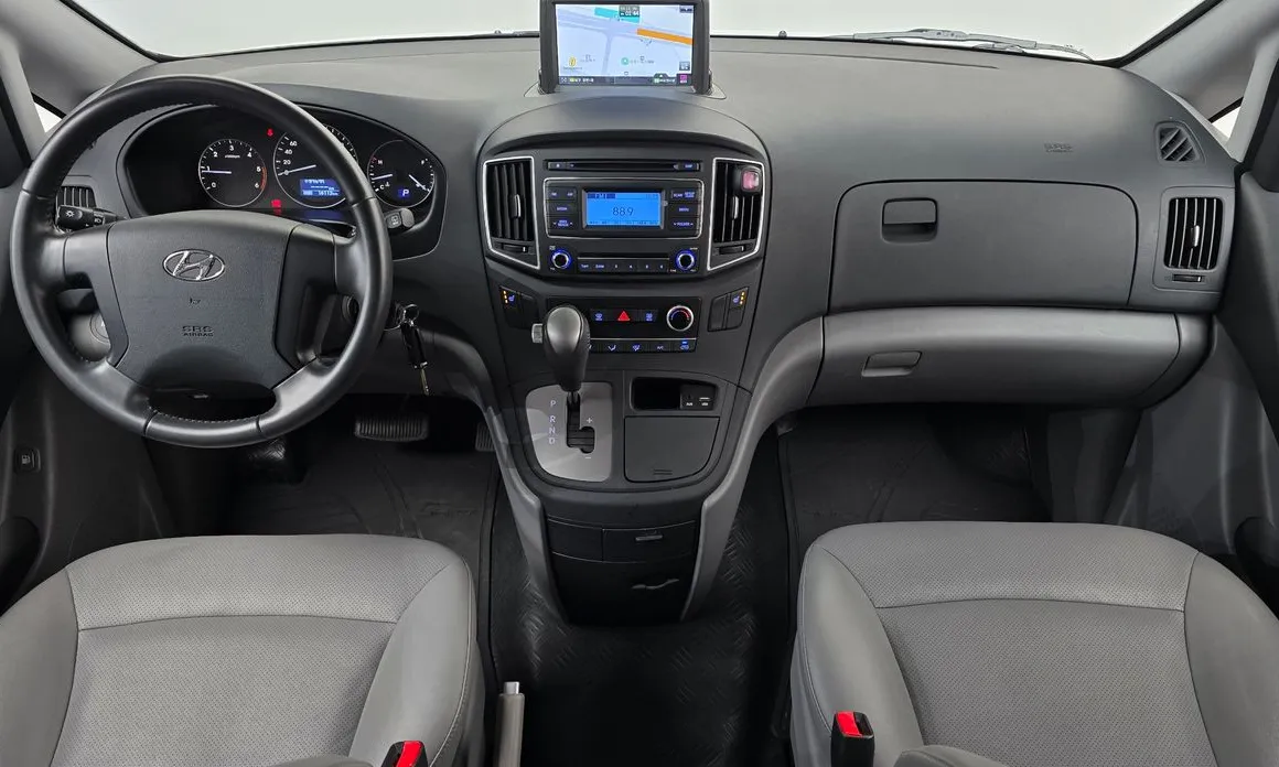 Hyundai Starex