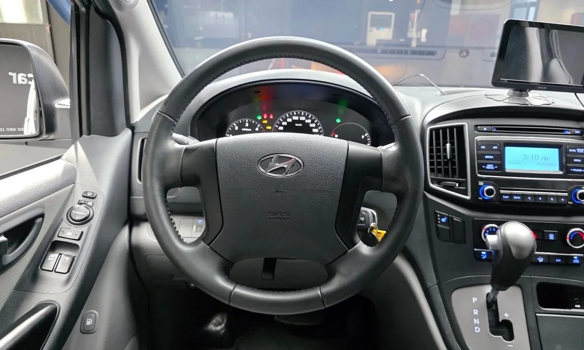 Hyundai Starex