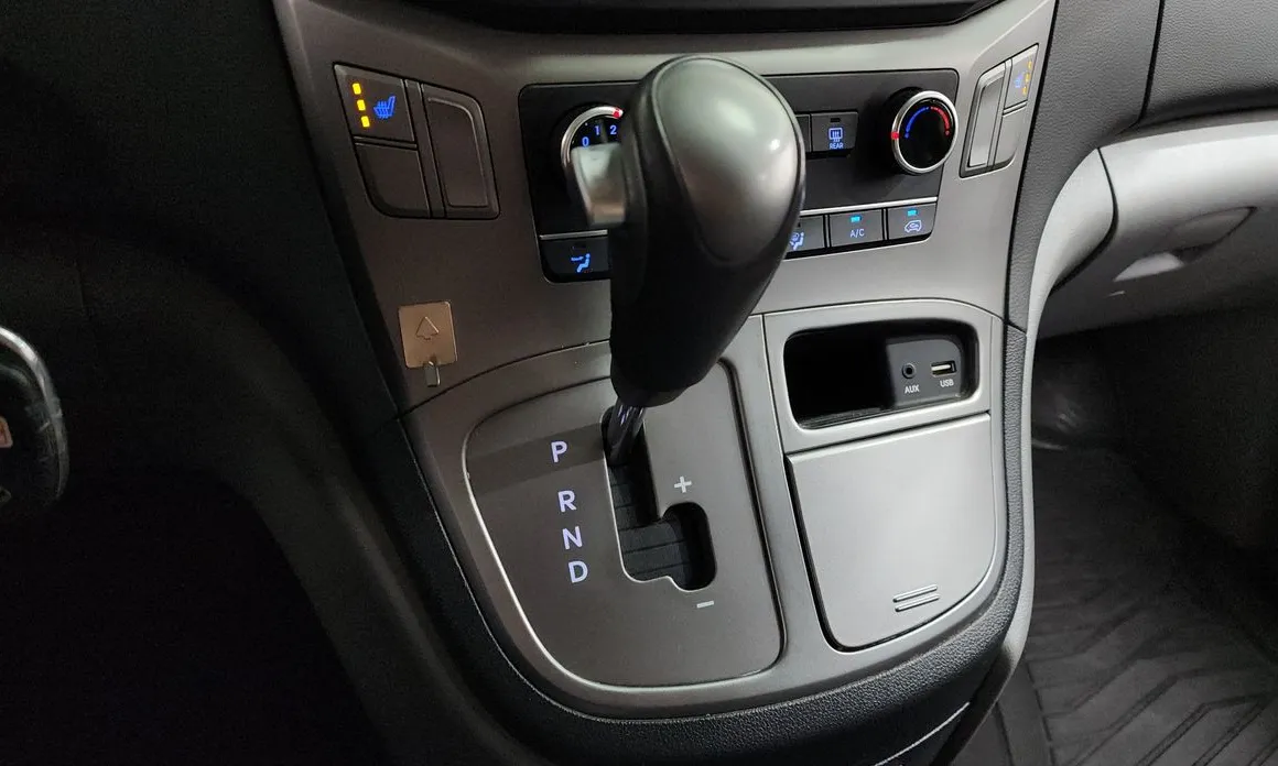 Hyundai Starex