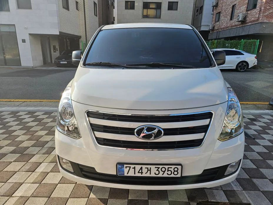 Hyundai Starex