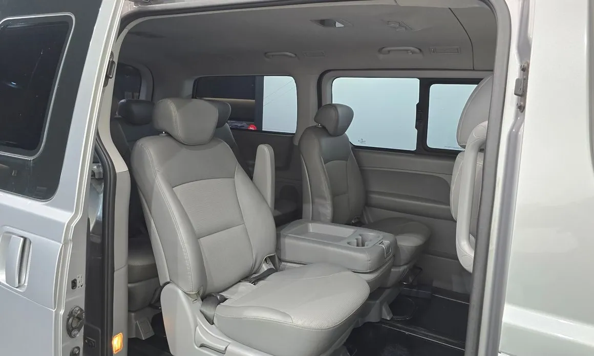 Hyundai Starex