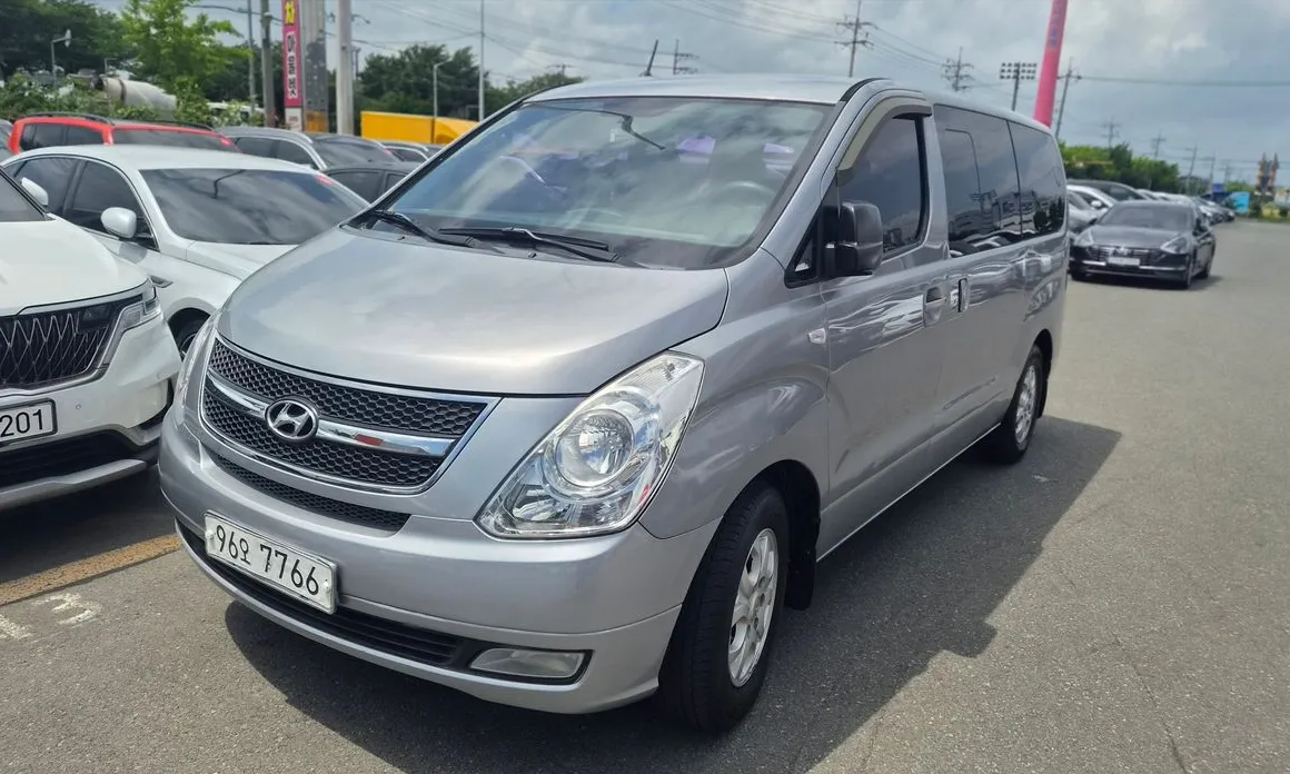 Hyundai Starex