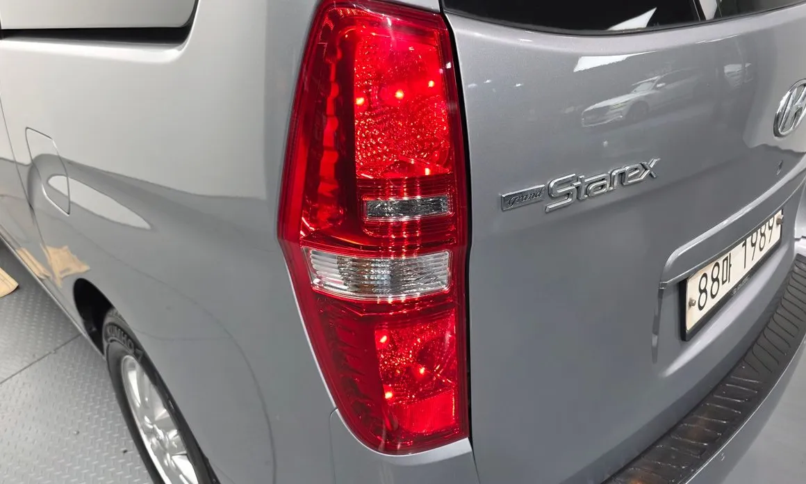 Hyundai Starex