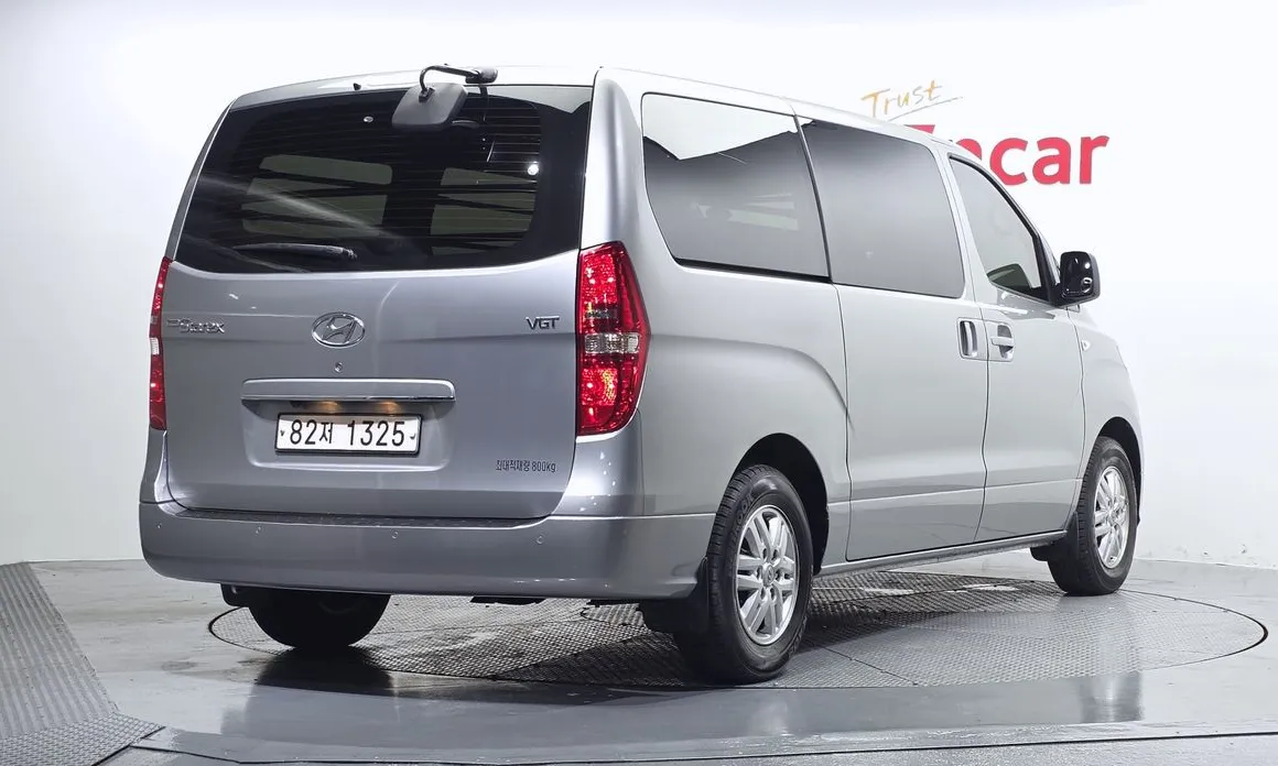 Hyundai Starex