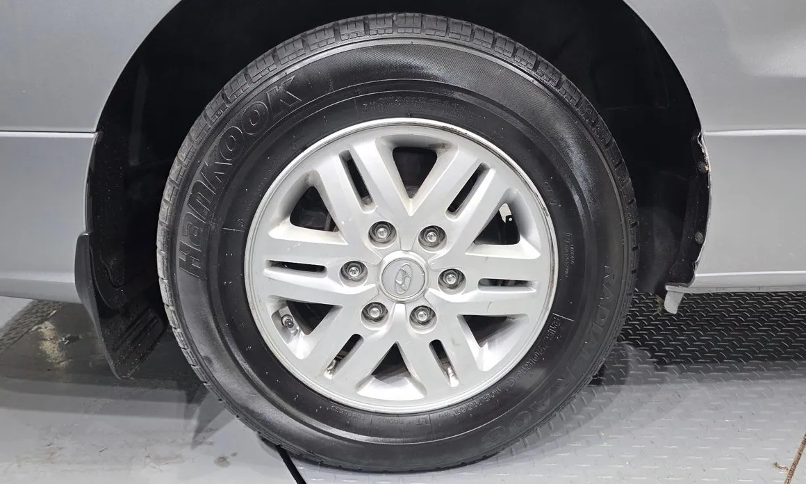 Hyundai Starex