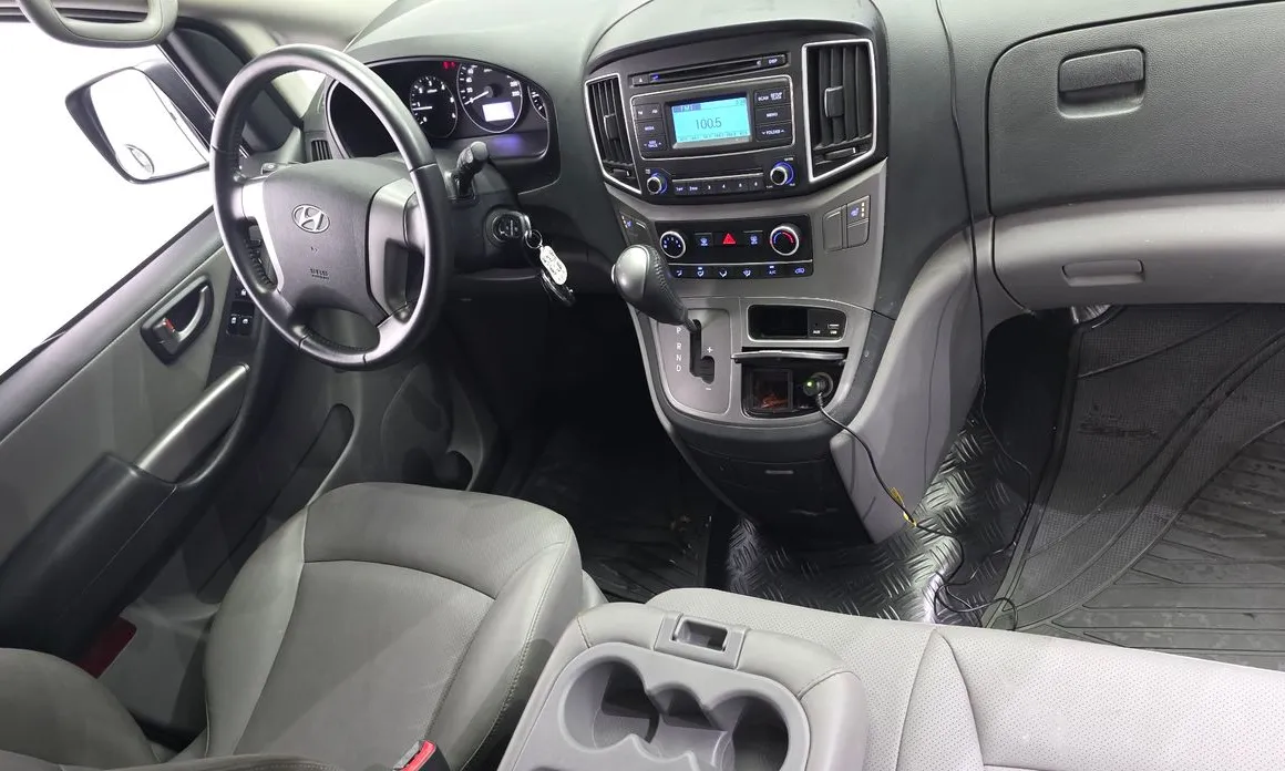 Hyundai Starex