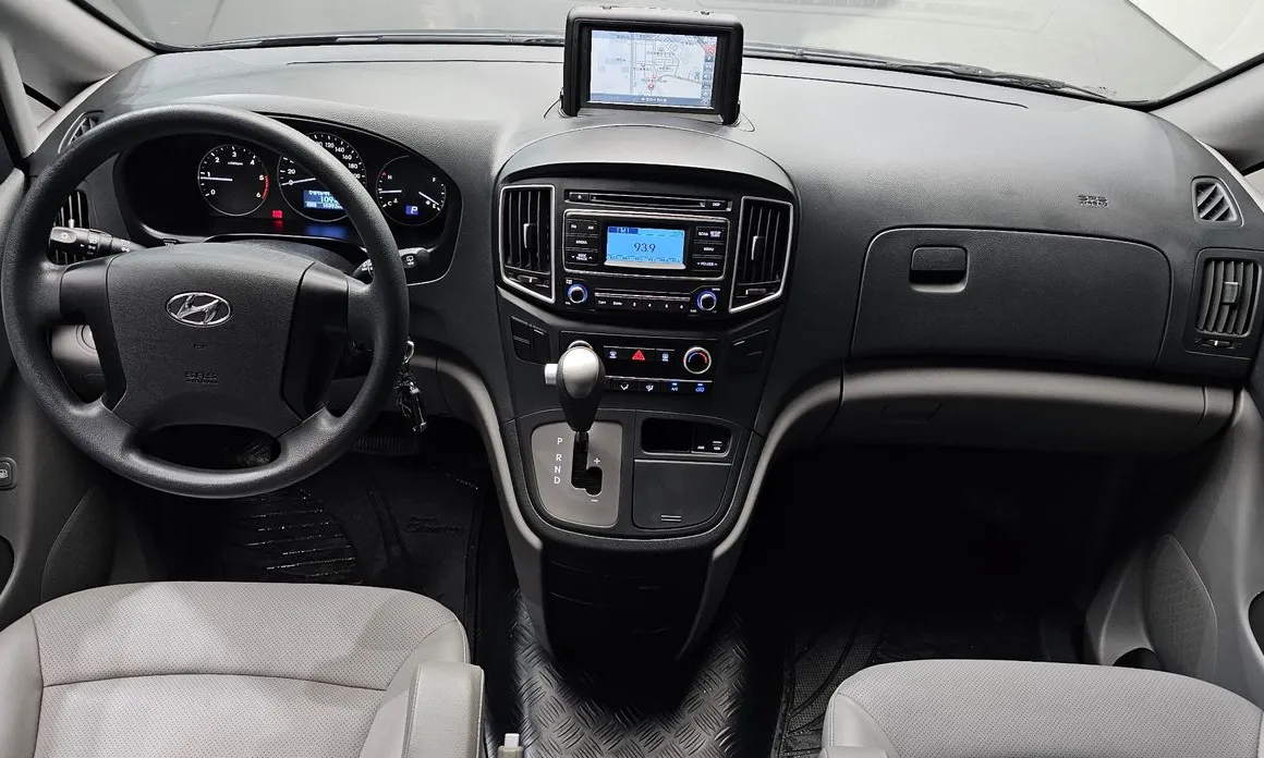 Hyundai Starex