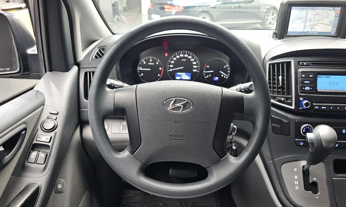 Hyundai Starex