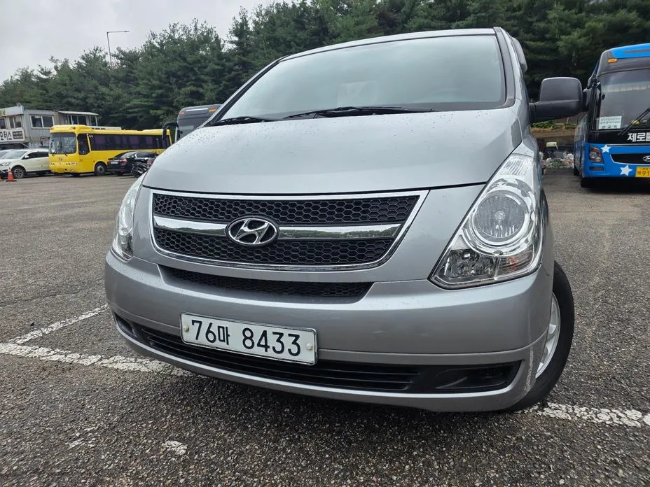 Hyundai Starex