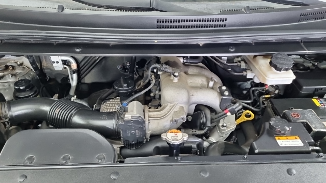 Hyundai Starex