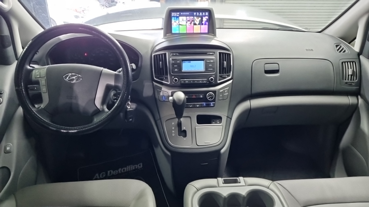 Hyundai Starex