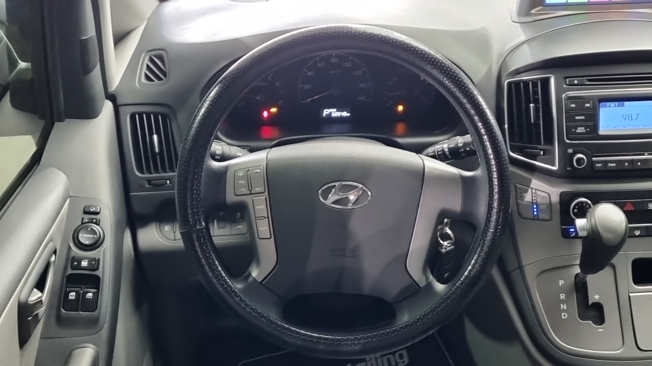 Hyundai Starex