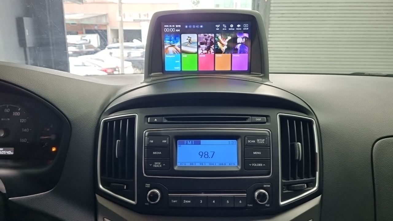 Hyundai Starex