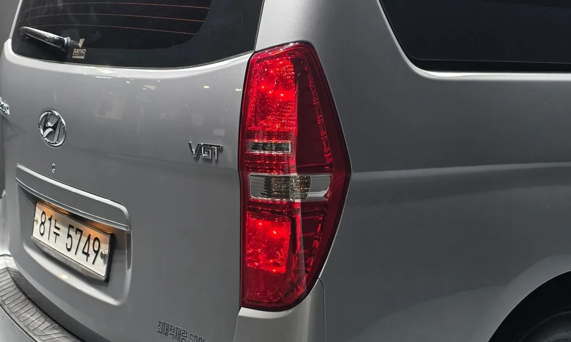 Hyundai Starex