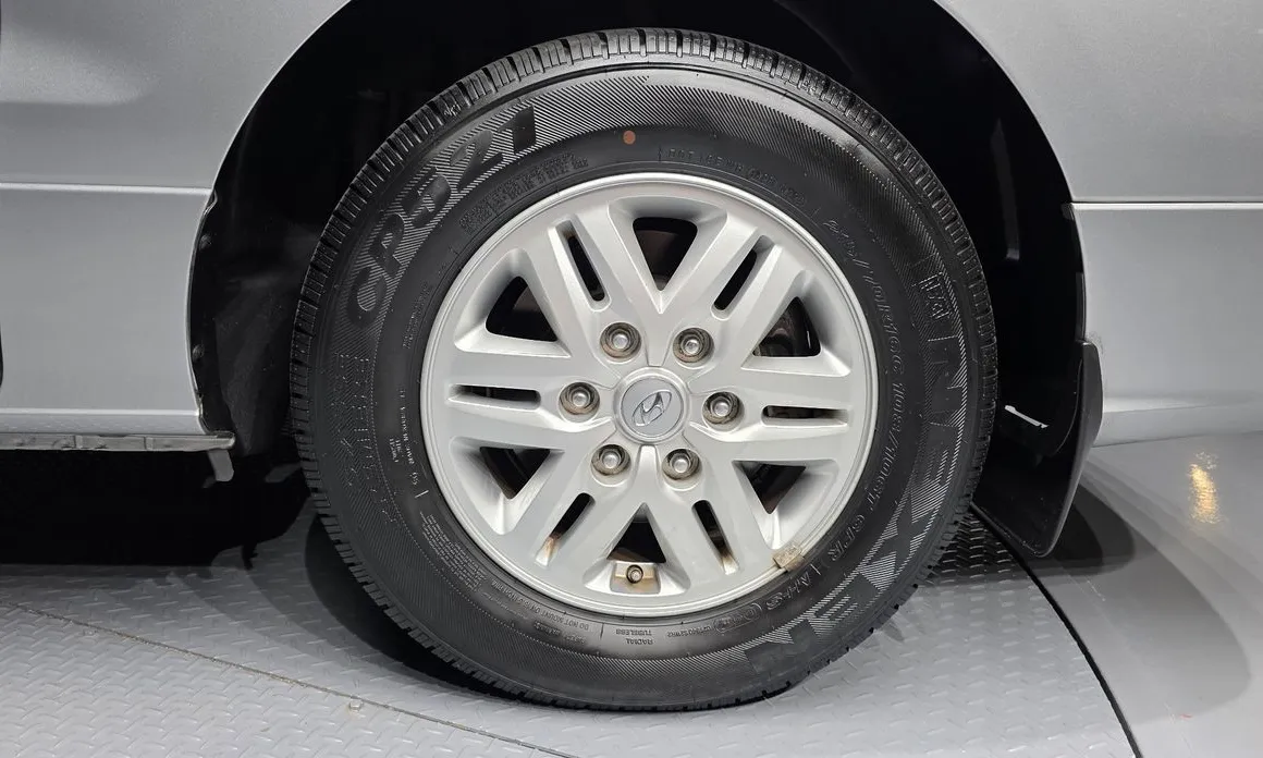 Hyundai Starex