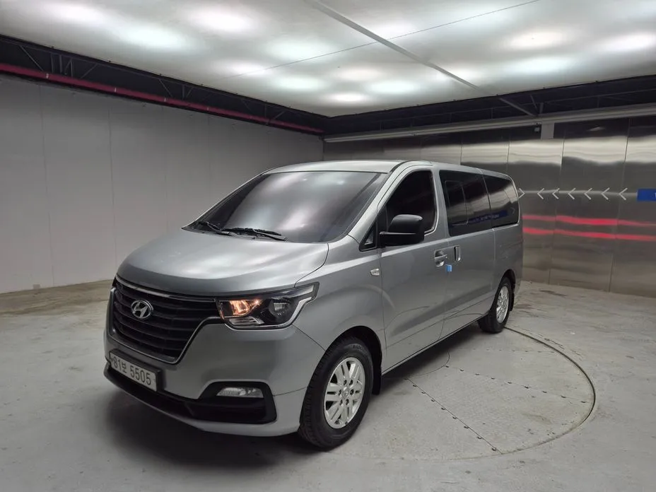 Hyundai Starex