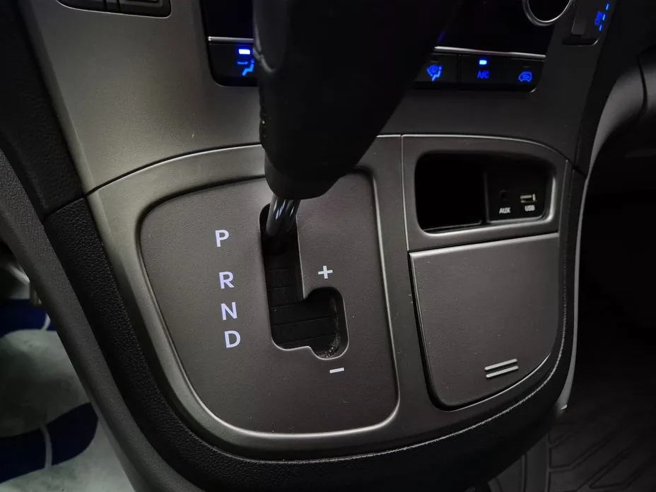 Hyundai Starex