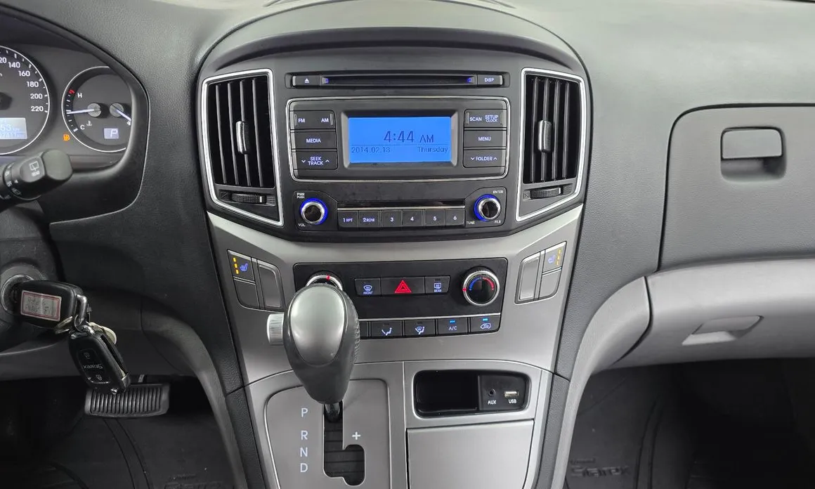 Hyundai Starex
