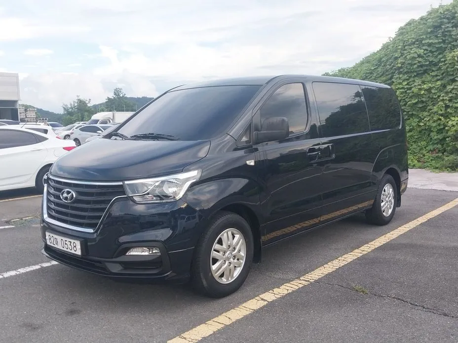 Hyundai Starex