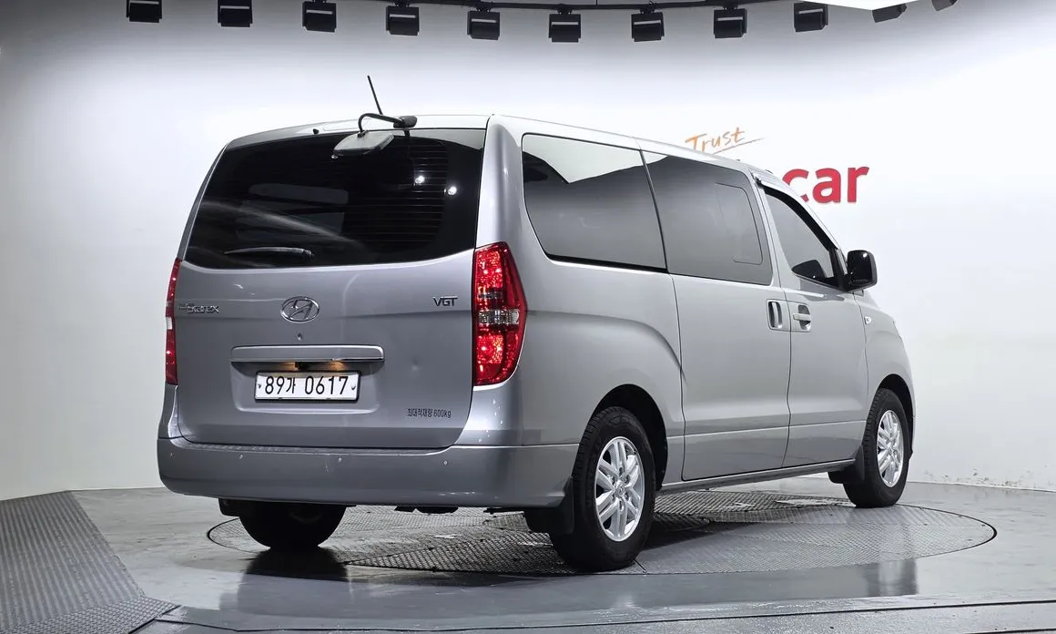 Hyundai Starex